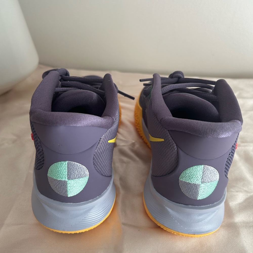 Nike Kyrie 7 (GS) DayBreak Size 4Y CT4080-500 Brand New - Picture 3 of 10